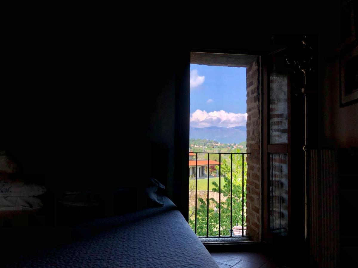Castello Di Cernusco Lombardone Bed & Breakfast Екстериор снимка