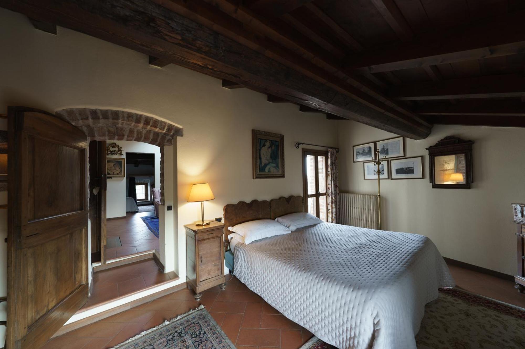 Castello Di Cernusco Lombardone Bed & Breakfast Стая снимка