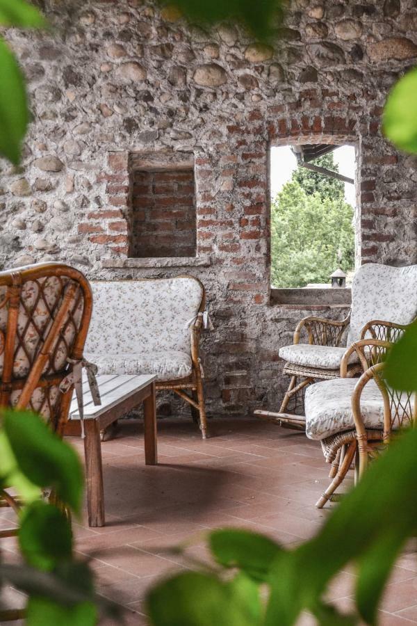 Castello Di Cernusco Lombardone Bed & Breakfast Екстериор снимка
