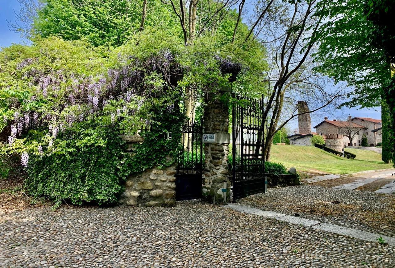 Castello Di Cernusco Lombardone Bed & Breakfast Екстериор снимка
